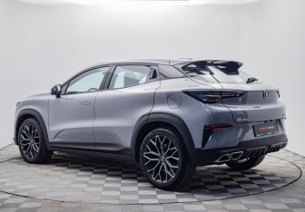 Подержанный автомобиль Changan UNI-T 2023 года (3 фото)