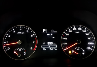 Подержанный автомобиль Kia Rio Hatchback 2021 года (13 фото)