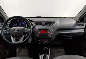 Подержанный автомобиль Kia Rio Hatchback 2014 года (22 фото)