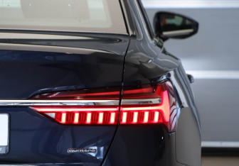 Подержанный автомобиль Audi A6 Sedan 2021 года (32 фото)