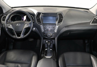 Подержанный автомобиль Hyundai Santa Fe 2016 года (9 фото)