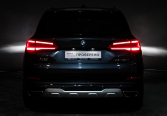 Подержанный автомобиль BMW X5 2019 года (26 фото)