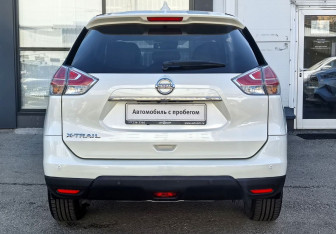 Подержанный автомобиль Nissan X-Trail 2017 года (6 фото)