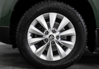 Подержанный автомобиль Skoda Karoq 2020 года (16 фото)