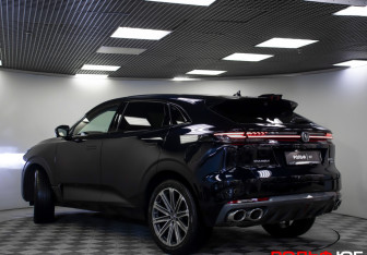 Подержанный автомобиль Changan UNI-K 2023 года (26 фото)