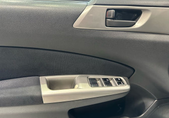 Подержанный автомобиль Subaru Forester Suv 2009 года (16 фото)