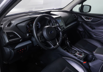 Подержанный автомобиль Subaru Forester Suv 2018 года (15 фото)