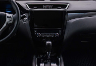 Подержанный автомобиль Nissan X-Trail 2017 года (14 фото)