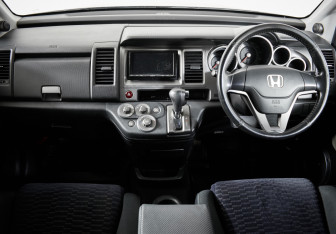 Подержанный автомобиль Honda Crossroad 2008 года (9 фото)