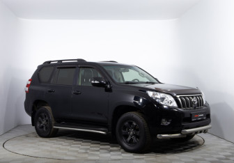 Подержанный автомобиль Toyota Land Cruiser Prado 2013 года (3 фото)