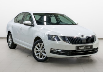 Подержанный автомобиль Skoda Octavia Liftback 2019 года (3 фото)