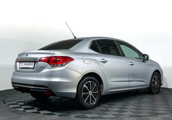 Подержанный автомобиль Citroen C4 Sedan 2014 года (5 фото)