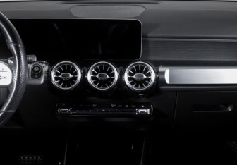 Подержанный автомобиль Mercedes-Benz GLB 2020 года (13 фото)