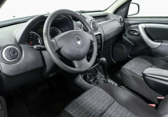 Подержанный автомобиль Renault Duster 2013 года (9 фото)