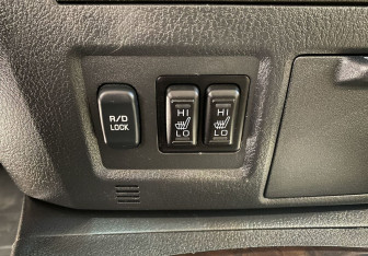 Подержанный автомобиль Mitsubishi Pajero 2019 года (16 фото)