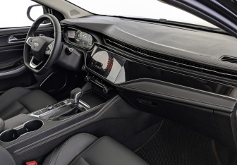 Подержанный автомобиль Omoda S5 2024 года (13 фото)