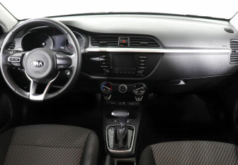 Подержанный автомобиль Kia Rio Sedan 2019 года (7 фото)