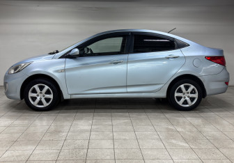 Подержанный автомобиль Hyundai Solaris Sedan 2012 года (8 фото)