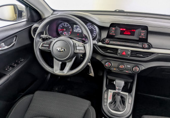 Подержанный автомобиль Kia Cerato Sedan 2020 года (28 фото)