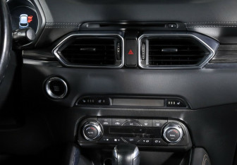 Подержанный автомобиль Mazda CX-5 2017 года (11 фото)