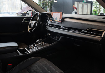 Подержанный автомобиль Mitsubishi Outlander 2022 года (7 фото)