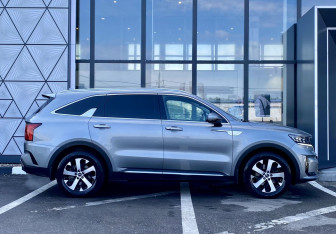 Подержанный автомобиль Kia Sorento 2021 года (4 фото)