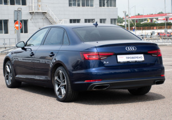 Подержанный автомобиль Audi A4 Sedan 2019 года (5 фото)