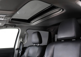 Подержанный автомобиль Mitsubishi Montero Sport 2023 года (17 фото)