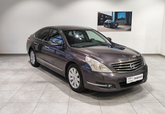 Подержанный автомобиль Nissan Teana 2009 года (3 фото)