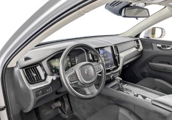 Подержанный автомобиль Volvo XC60 2019 года (16 фото)