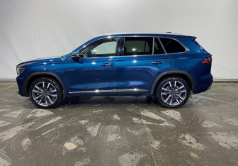 Подержанный автомобиль Geely Monjaro 2023 года (7 фото)