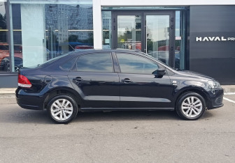 Подержанный автомобиль Volkswagen Polo Sedan 2013 года (4 фото)