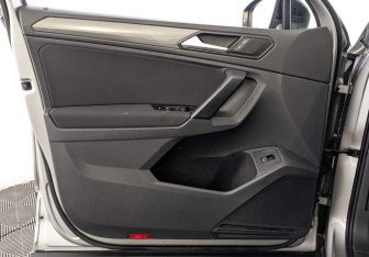 Подержанный автомобиль Volkswagen Tiguan 2019 года (19 фото)
