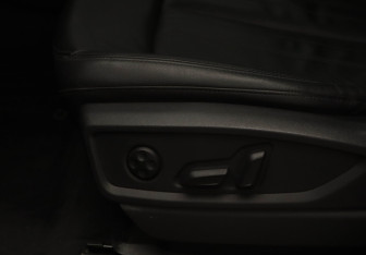 Подержанный автомобиль Audi Q5 2022 года (28 фото)