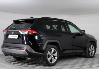 Подержанный автомобиль Toyota RAV4 2020 года (5 фото)
