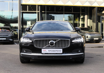 Подержанный автомобиль Volvo S90 2021 года (2 фото)
