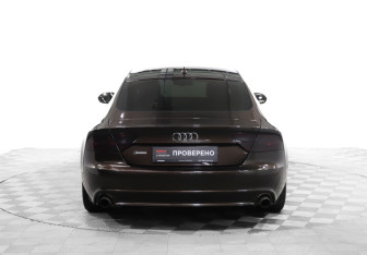 Подержанный автомобиль Audi A7 2011 года (6 фото)