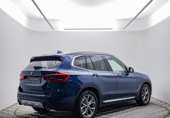 Подержанный автомобиль BMW X3 2019 года (5 фото)