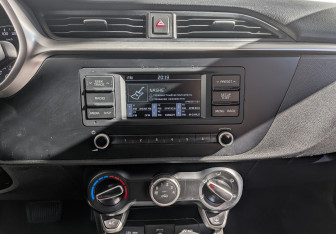 Подержанный автомобиль Kia Rio Hatchback 2021 года (16 фото)