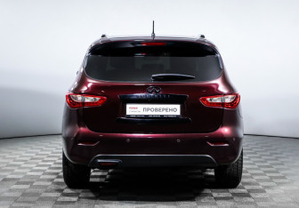 Подержанный автомобиль Infiniti JX 2013 года (6 фото)