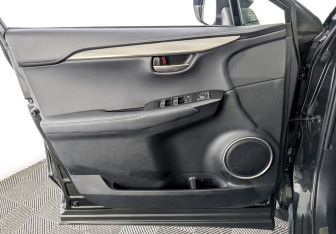 Подержанный автомобиль Lexus NX 2021 года (19 фото)