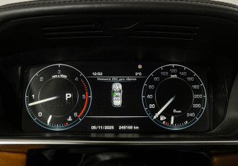 Подержанный автомобиль Land Rover Range Rover 2013 года (11 фото)