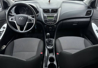 Подержанный автомобиль Hyundai Solaris Sedan 2014 года (11 фото)