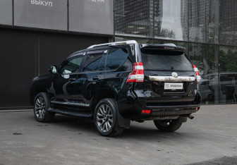 Подержанный автомобиль Toyota Land Cruiser Prado 2013 года (6 фото)
