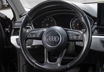Подержанный автомобиль Audi A4 Sedan 2015 года (18 фото)