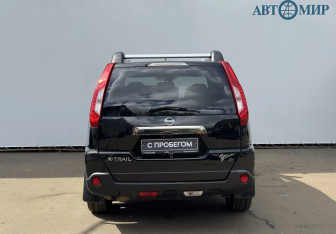 Подержанный автомобиль Nissan X-Trail 2012 года (7 фото)