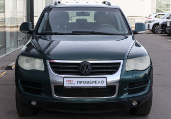 Подержанный автомобиль Volkswagen Touareg 2008 года (2 фото)