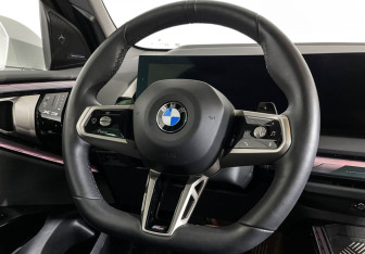 Подержанный автомобиль BMW X3 2025 года (46 фото)