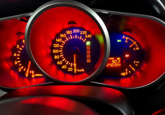 Подержанный автомобиль Mazda CX-7 2008 года (13 фото)