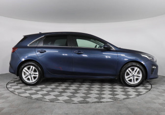 Подержанный автомобиль Kia Ceed Hatchback 2019 года (4 фото)
